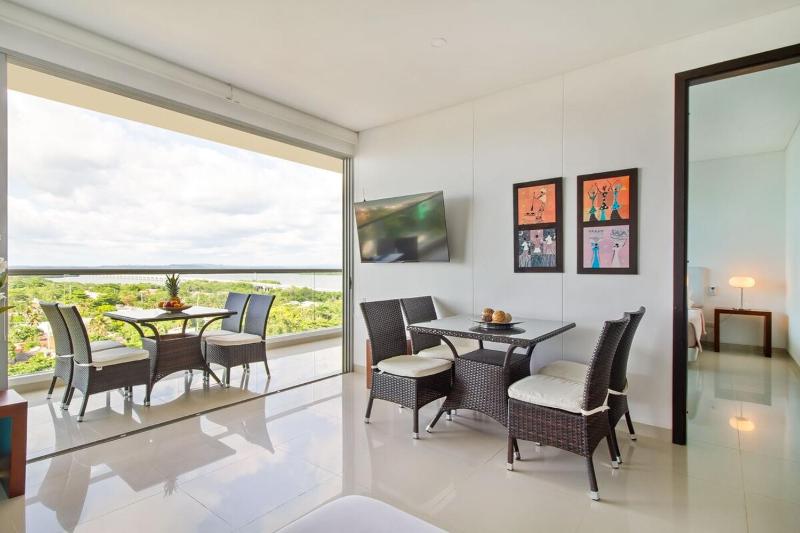 Beach 2-bedroom apartment - image 13