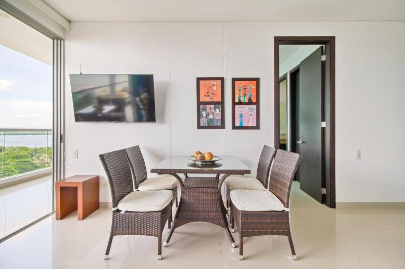 Beach 2-bedroom apartment - image 16