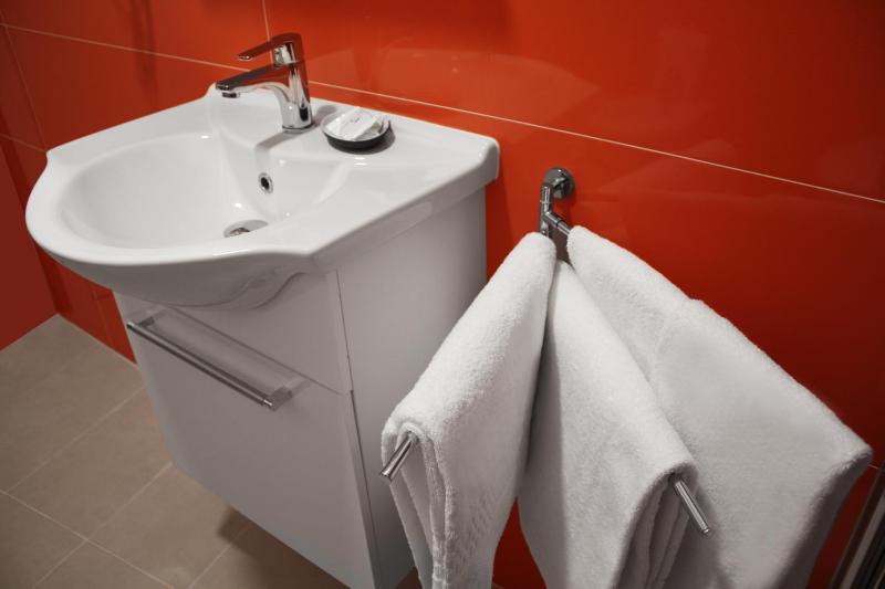 Standard Apartment image 3