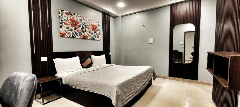 Aditya inn Delhi Airport - image 13