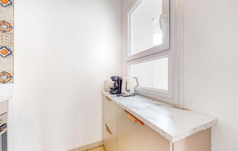 1 Bedroom Cozy Apartment In Royan - image 9