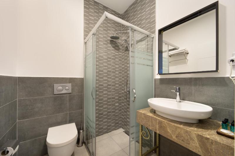 Bakırköy DES Suit Otel - image 14
