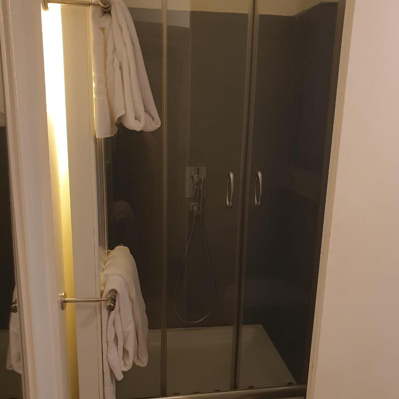 Deluxe Studio image 2