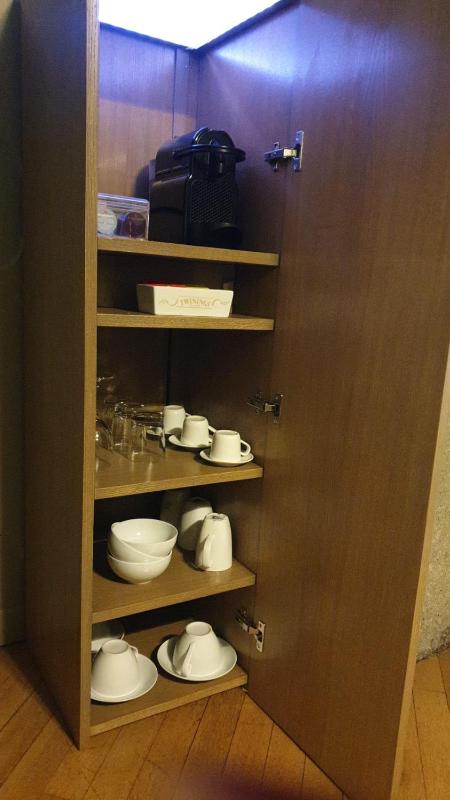 Queen Studio image 2