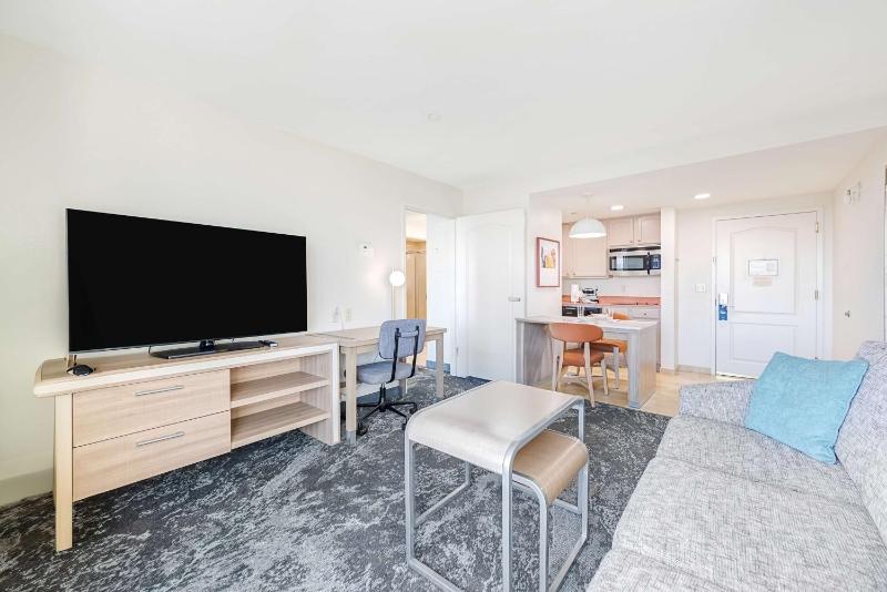 One-Bedroom King Suite - Non-Smoking image 1