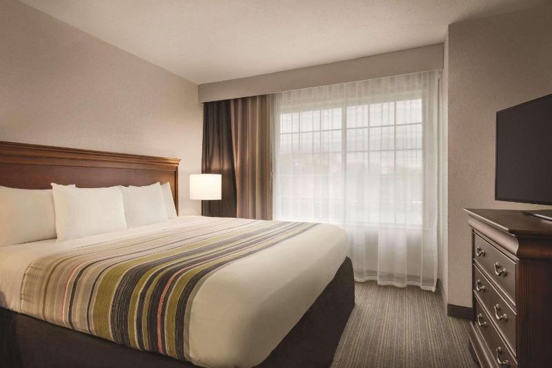 One-Bedroom King Suite - Non-Smoking image 2
