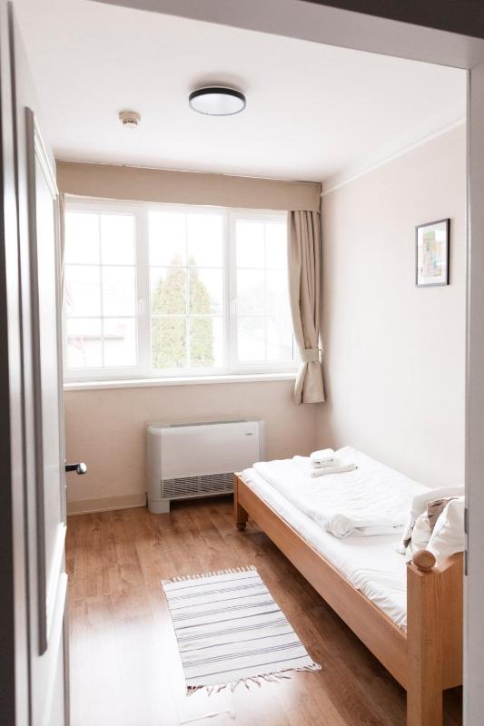 Single Room image 3