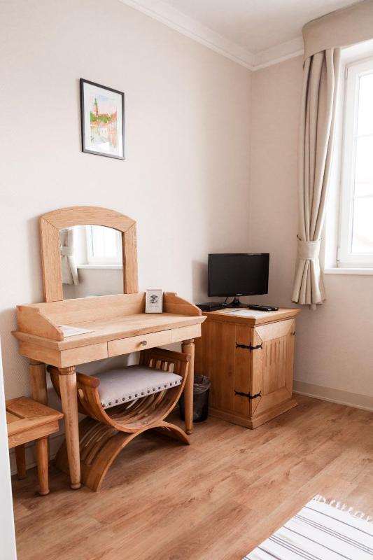 Single Room image 4