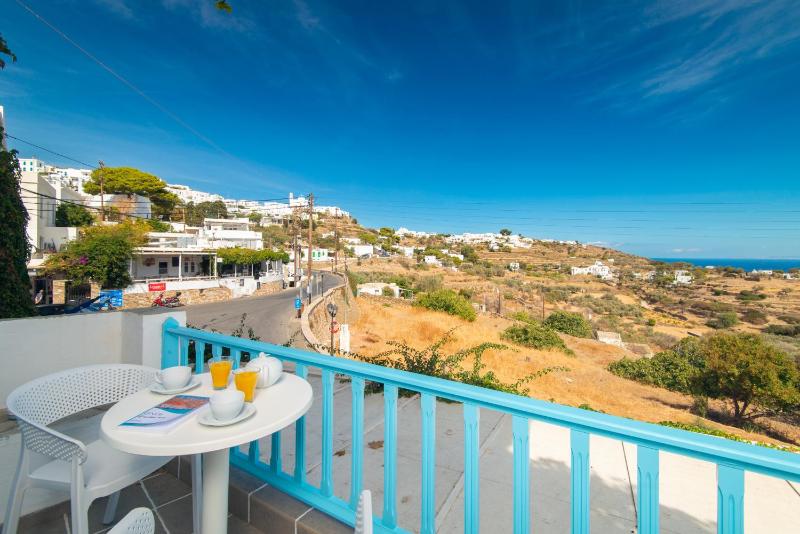 Double or Twin Room with Sea View image 4