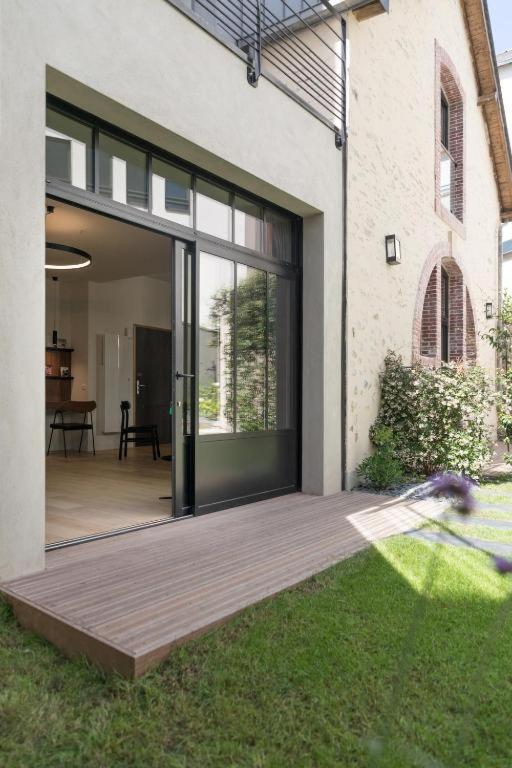 Apartment with Garden View image 4