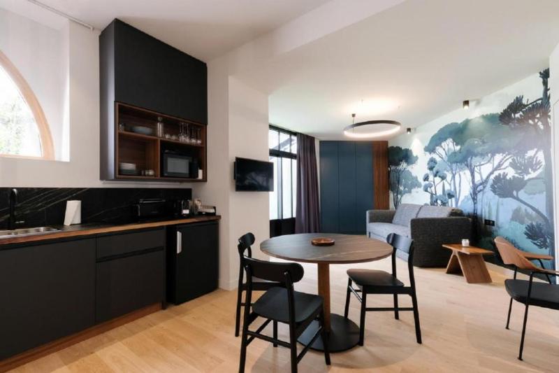 Apartment with Garden View image 2