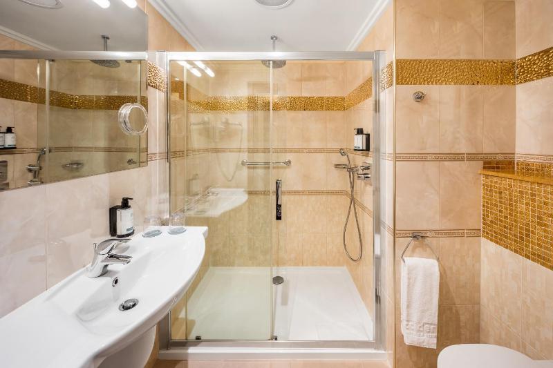 Superior Double Room image 1