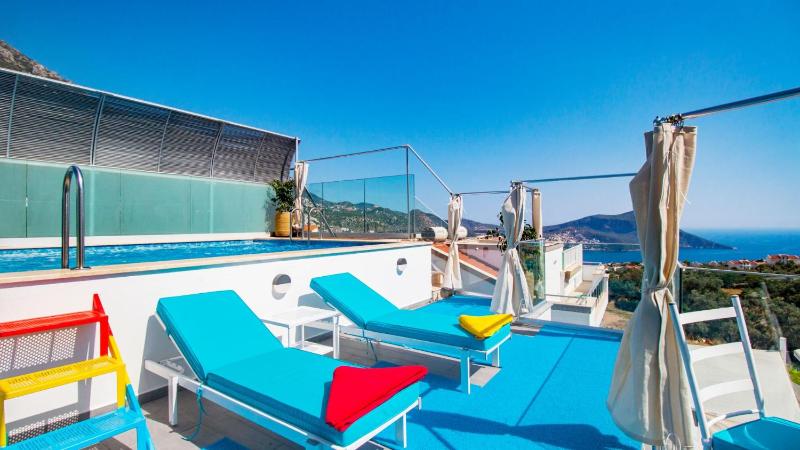Luxury Apartment with Private Heated Pool - Wave Maker - image 14