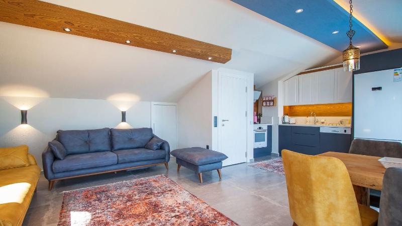 Luxury Apartment with Private Heated Pool - Wave Maker - image 30