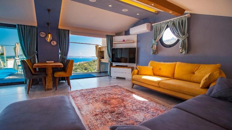 Luxury Apartment with Private Heated Pool - Wave Maker - image 37