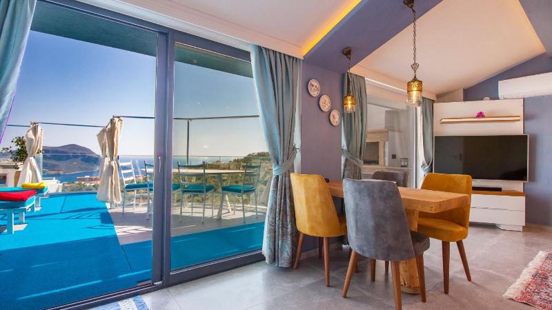 Luxury Apartment with Private Heated Pool - Wave Maker - image 28