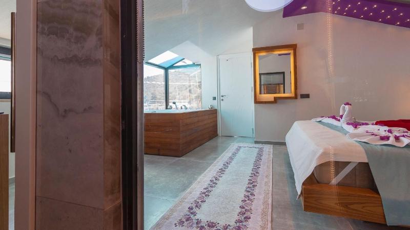 Luxury Apartment with Private Heated Pool - Wave Maker - image 25