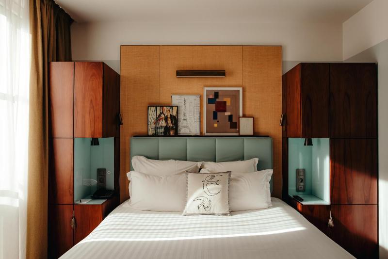 Superior Double Room with Pool Access image 1