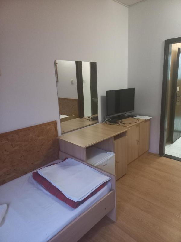 Single Room with Private Bathroom image 1