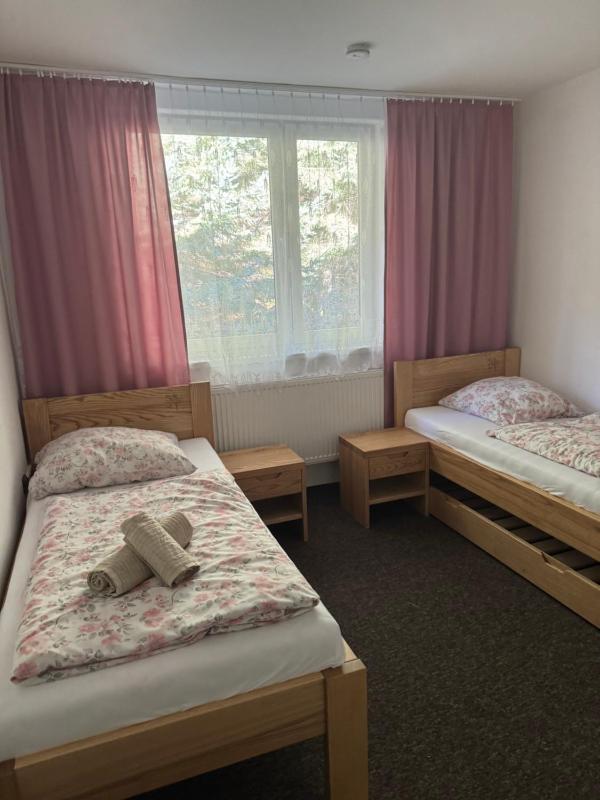 Twin Room with Garden View image 1
