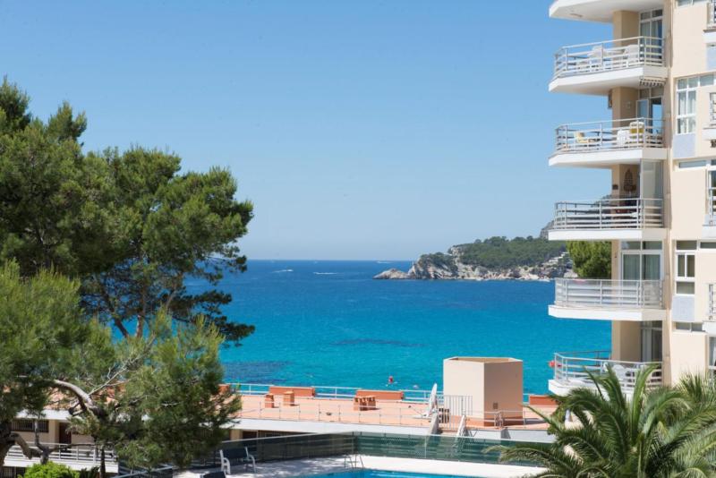 Standard Double Room image 2