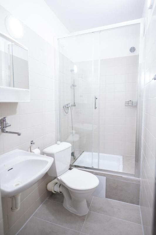 Twin Room with Garden View image 4
