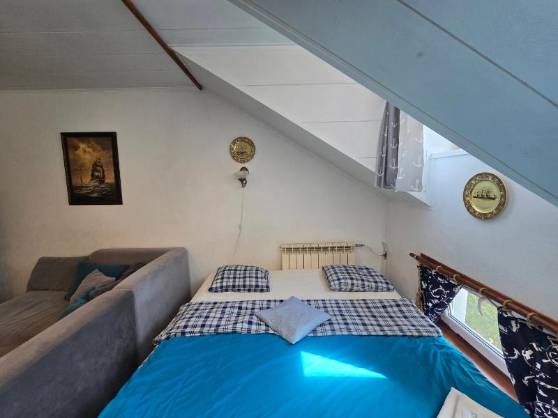 6A Meridian Apartment with sauna - image 17