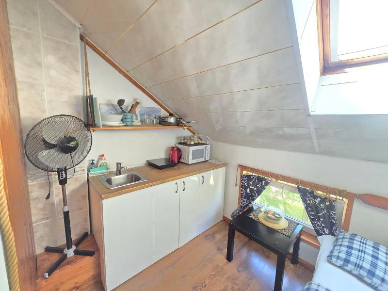 6B Meridian studio with Sauna - image 16