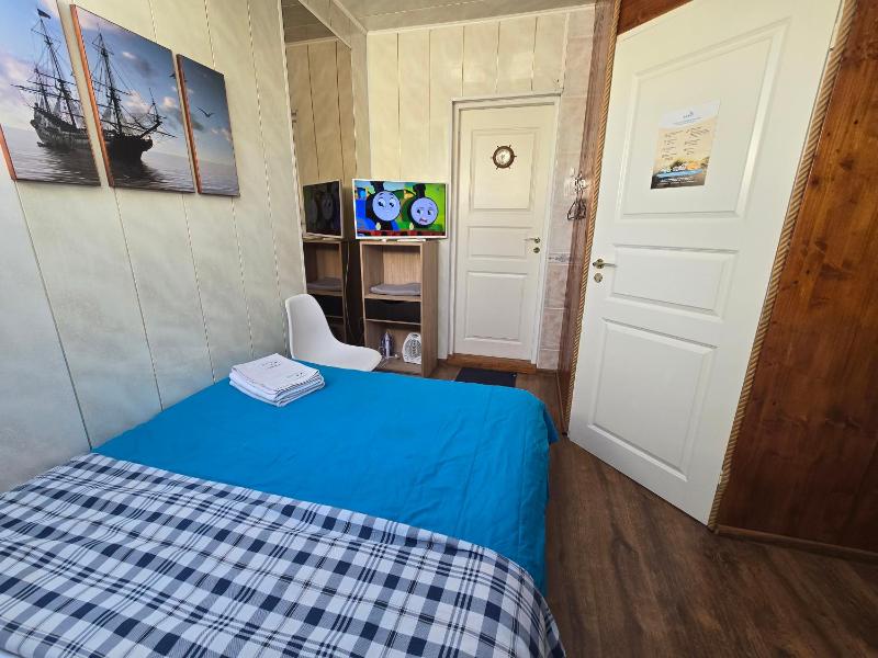 6B Meridian studio with Sauna - image 9