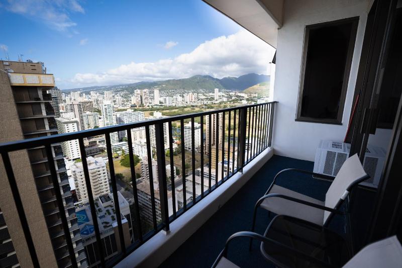 One-Bedroom Apartment image 4