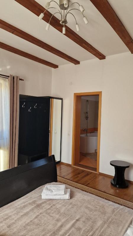Triple Room with Balcony image 2