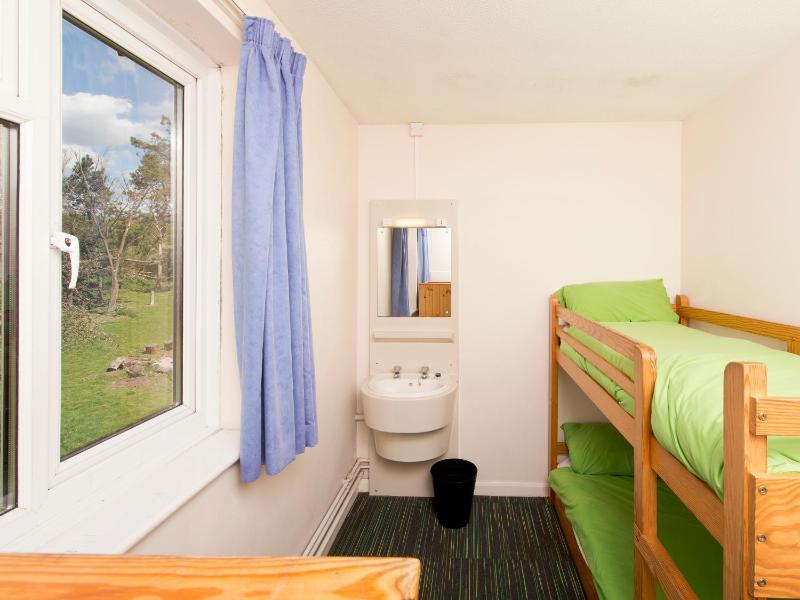 Quadruple Room with Shared Bathroom image 3