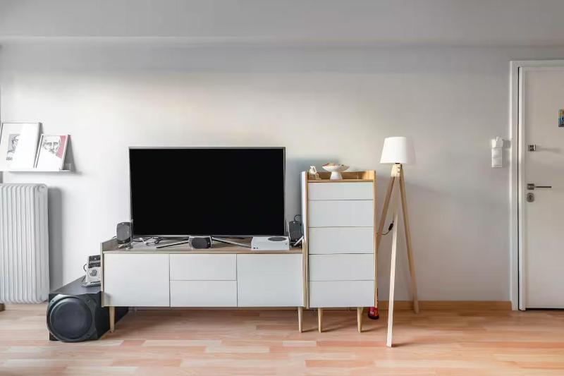 Athenian Entertainment & Relaxation Hub - image 11