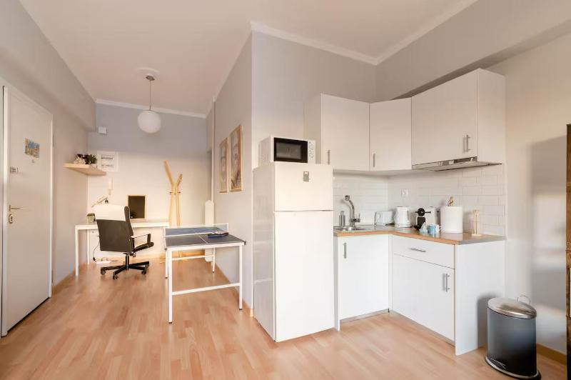 Athenian Entertainment & Relaxation Hub - image 1