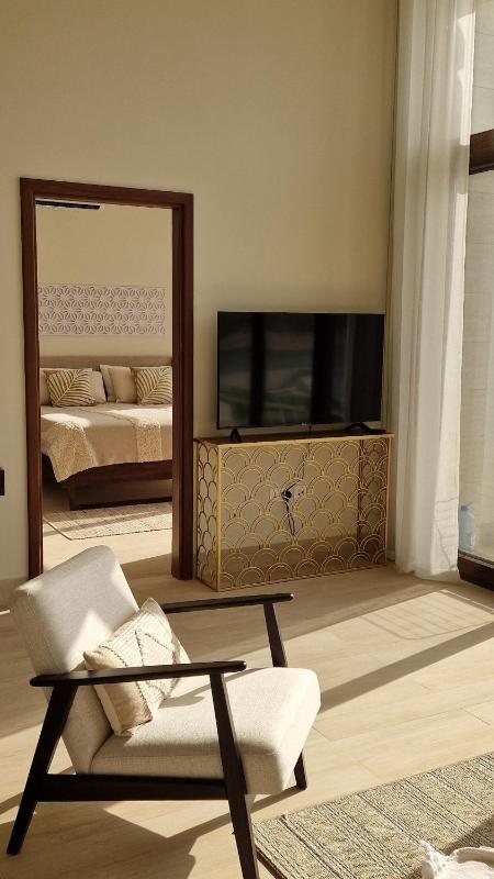 Beachfront Bliss Hawana - image 17