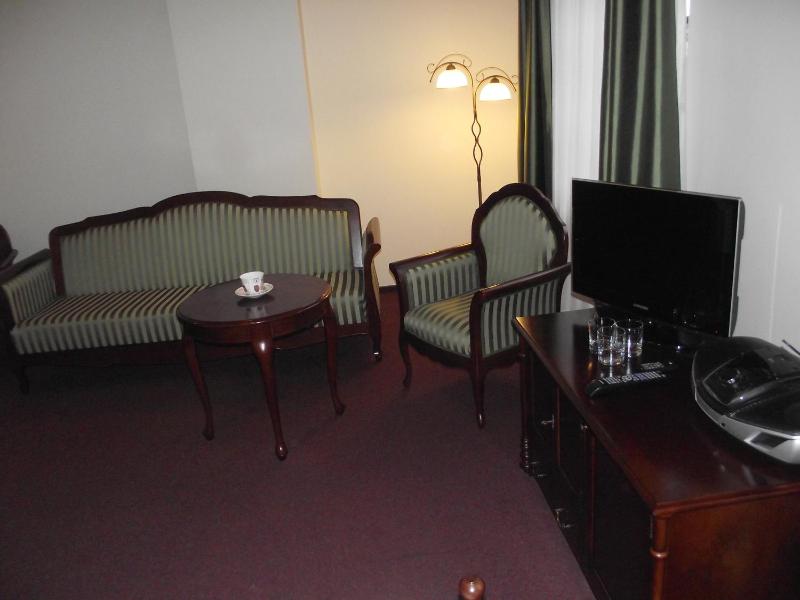 Double or Twin Room with Extra Bed image 4