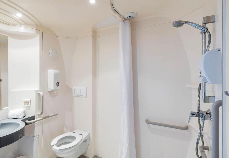 Double Room - Disability Access image 4