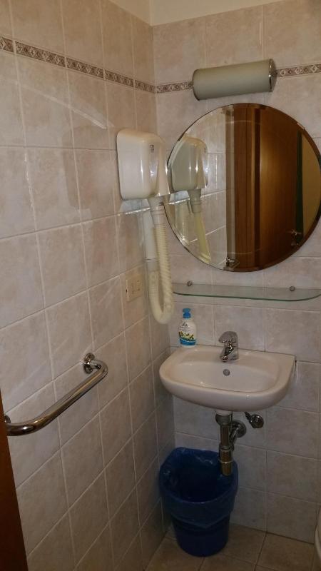 Single Room image 2