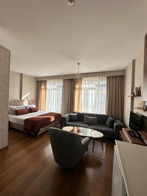 Standard Double Room image 2