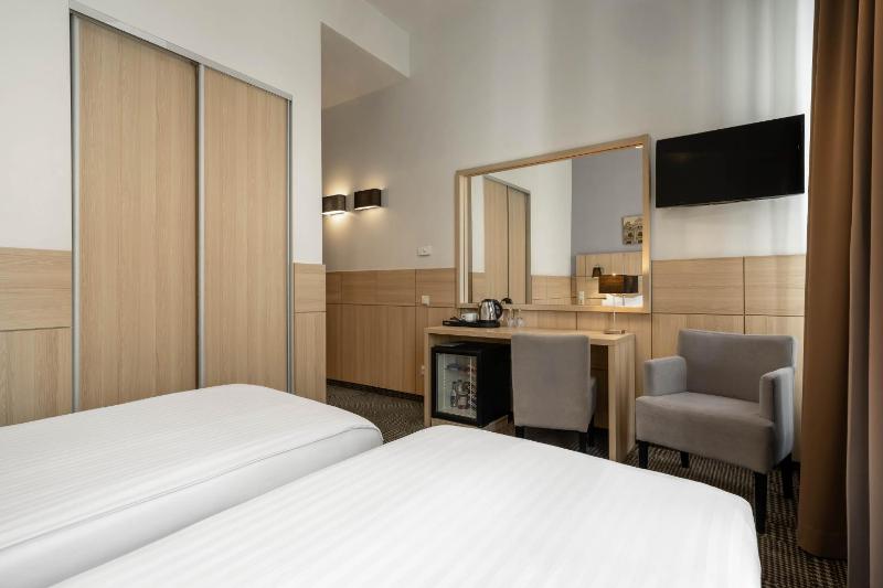 Standard Room with Daily Spa Access image 4