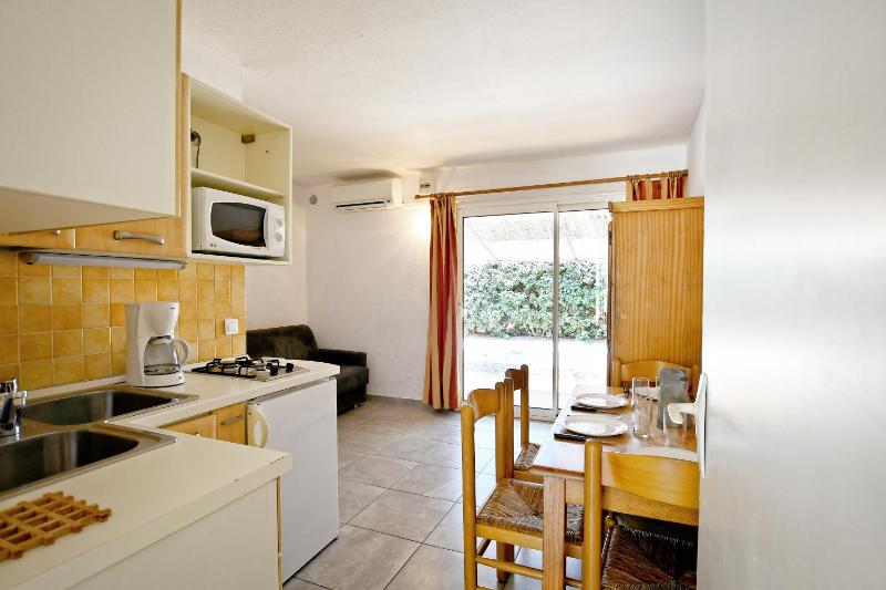 One-Bedroom Apartment image 1