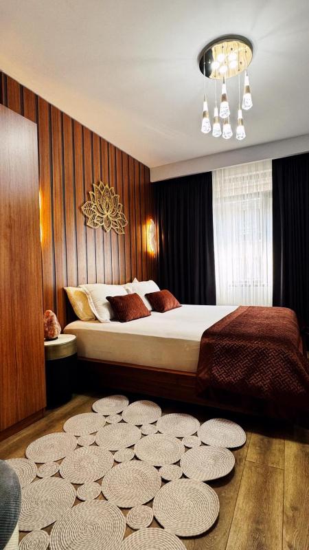 Queen Room with Spa Bath image 3