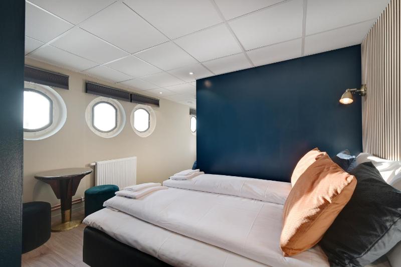 Mälardrottningen Yacht Hotel - image 6