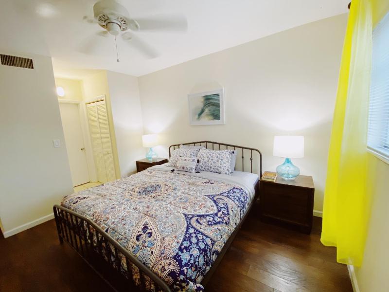 Bayview Regency Apartments By Lowkl - image 44
