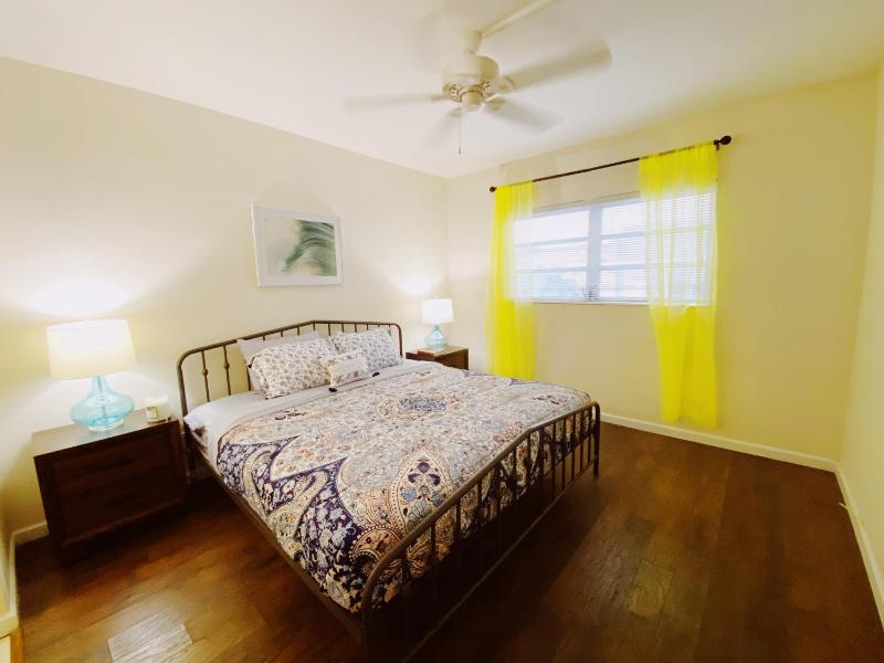 Bayview Regency Apartments By Lowkl - image 28