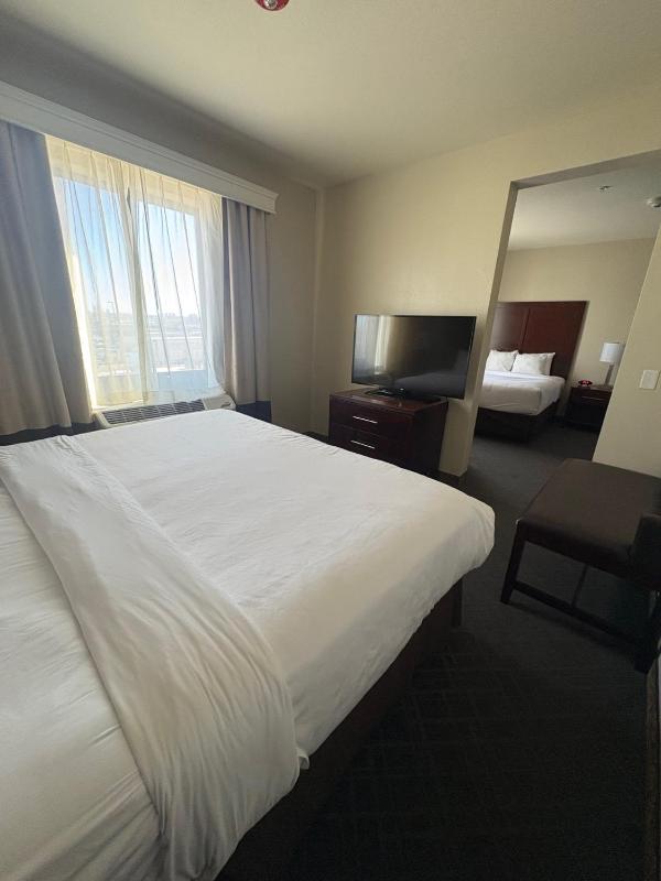 Comfort Suites Near Denver Downtown - image 21