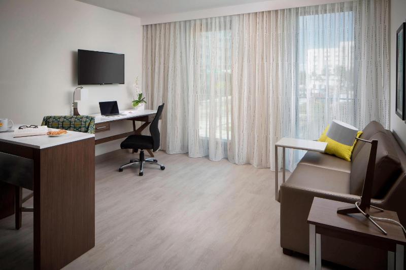 One-Bedroom King Suite with Sofa Bed  image 3