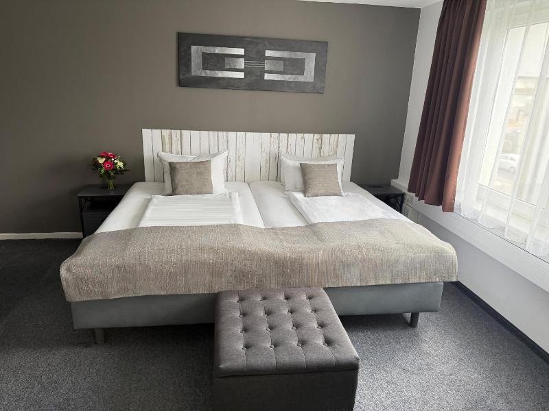 Business Double Room image 4