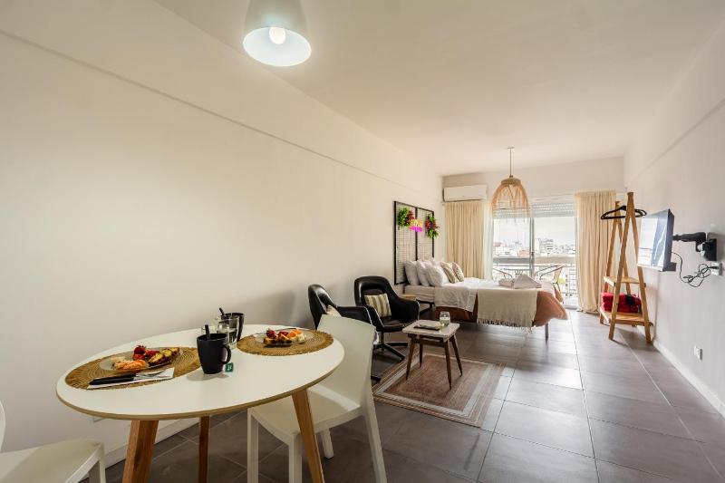 Sobra Av Corrientes - Vista abierta a Paseo la Plaza - image 12