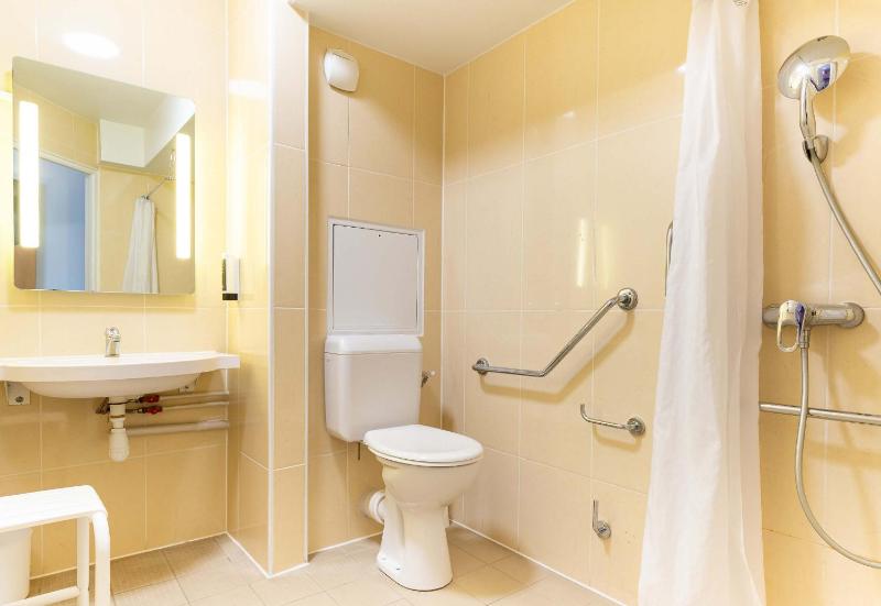 Double Room - Disability Access image 3